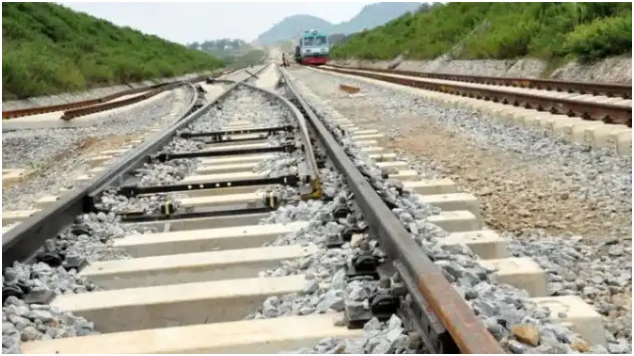 FG vows to recover stolen railway properties